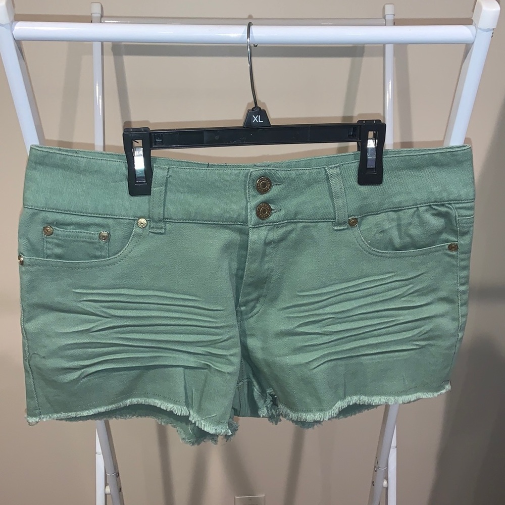 Refuge green women’s shorts